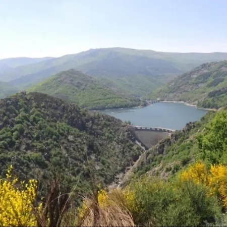 Sur Les Rochers Du Lac - Location Cevennes Costa *