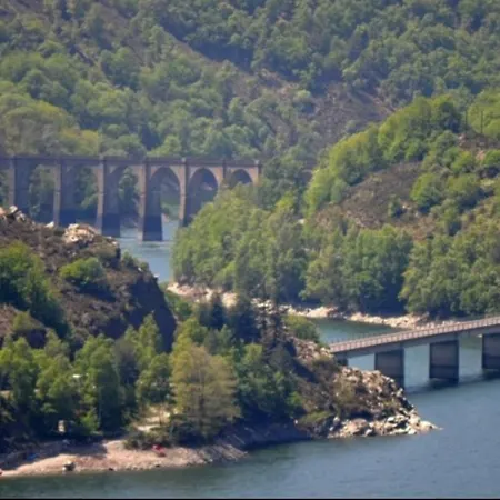 Lägenhet Sur Les Rochers Du Lac - Location Cevennes Costa